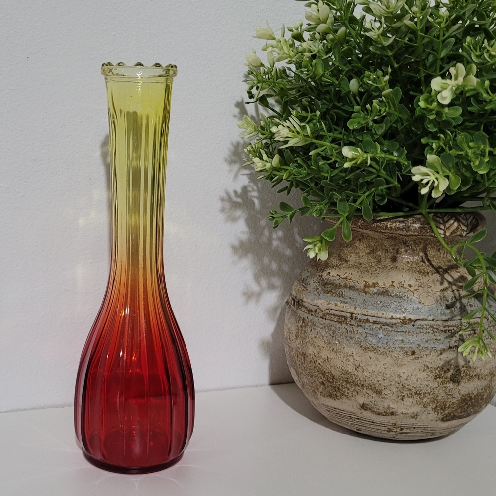 Vintage Art Glass Amberina Bud Vase